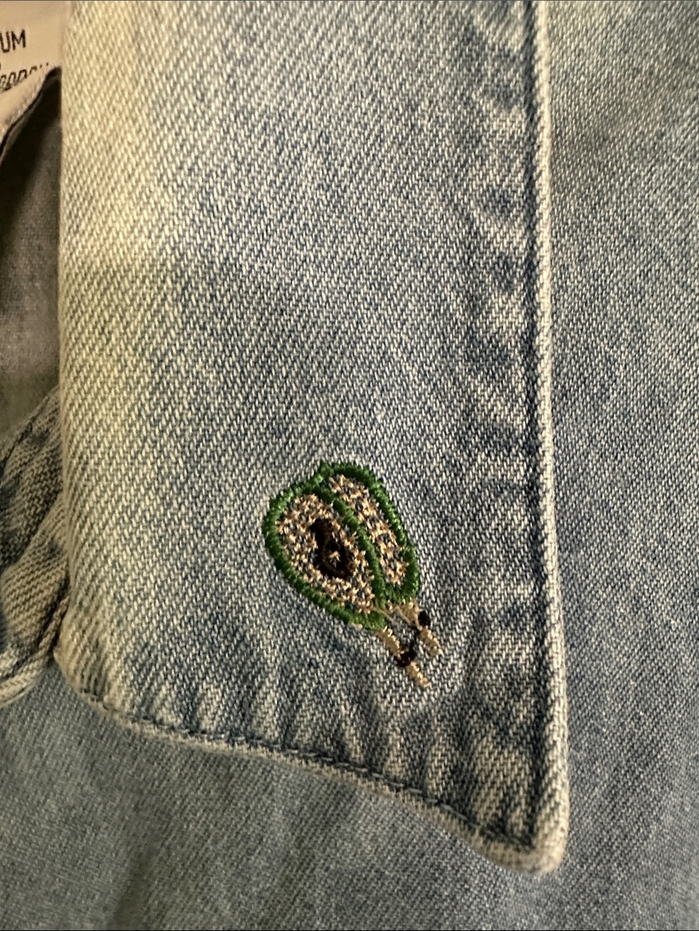 Capacity Petites Light Blue Denim Button-Down Shirt with Winter Embroidery M - Picture 6 of 8